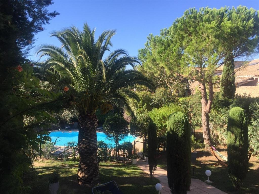 Bed and Breakfast Le Jardin D'Homps Он Экстерьер фото